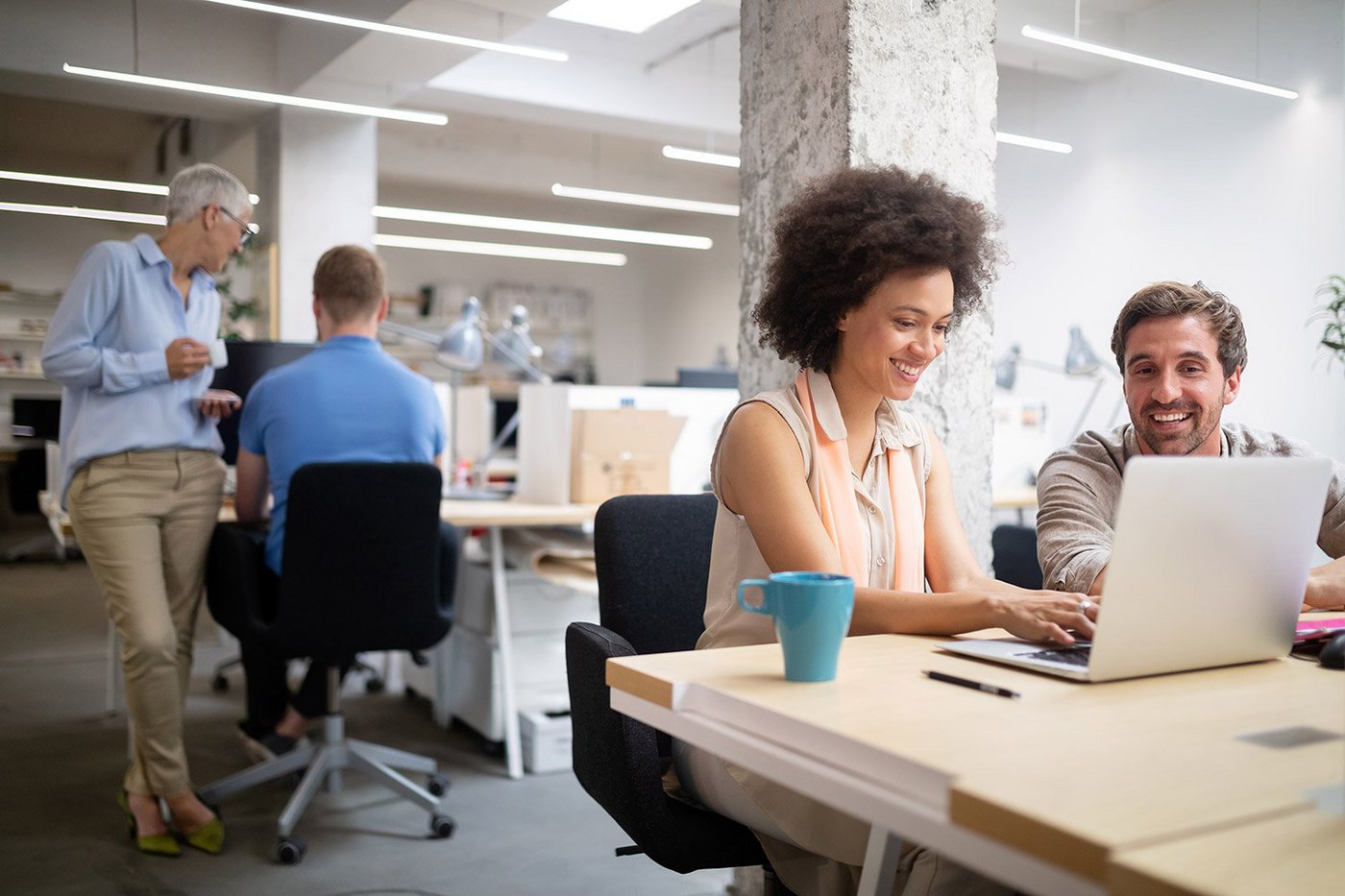 office-full-of-people