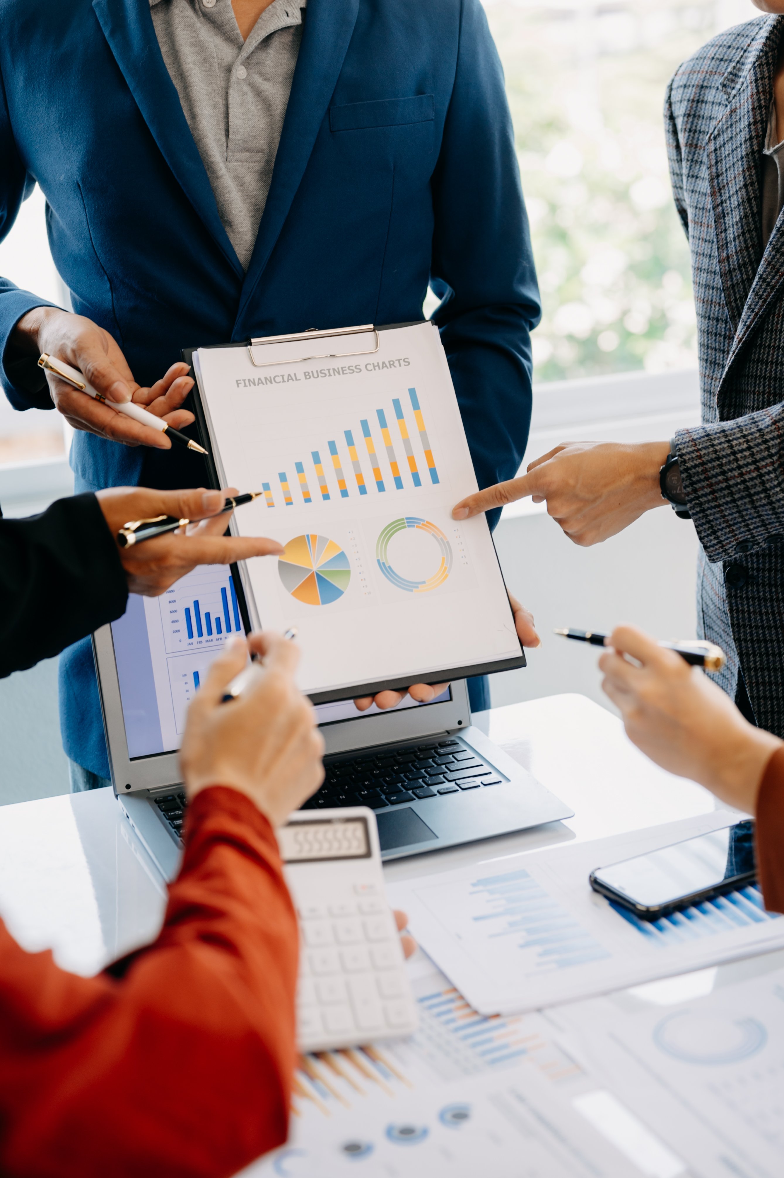 business-team-meeting-present-professional-investo-2026-01-05-23-24-19-utc
