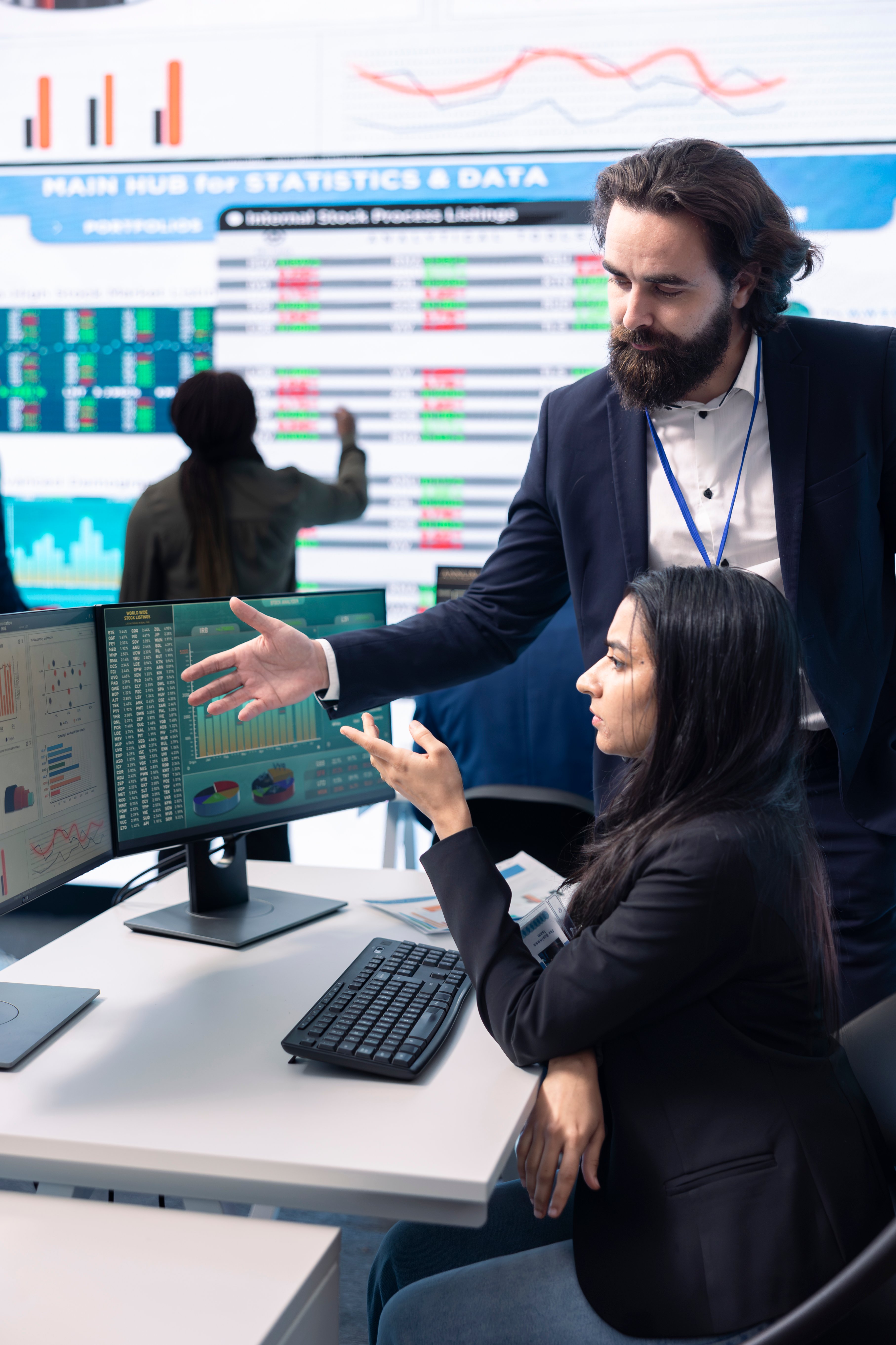 diverse-business-analysts-working-together-to-eval-2026-01-08-02-37-09-utc