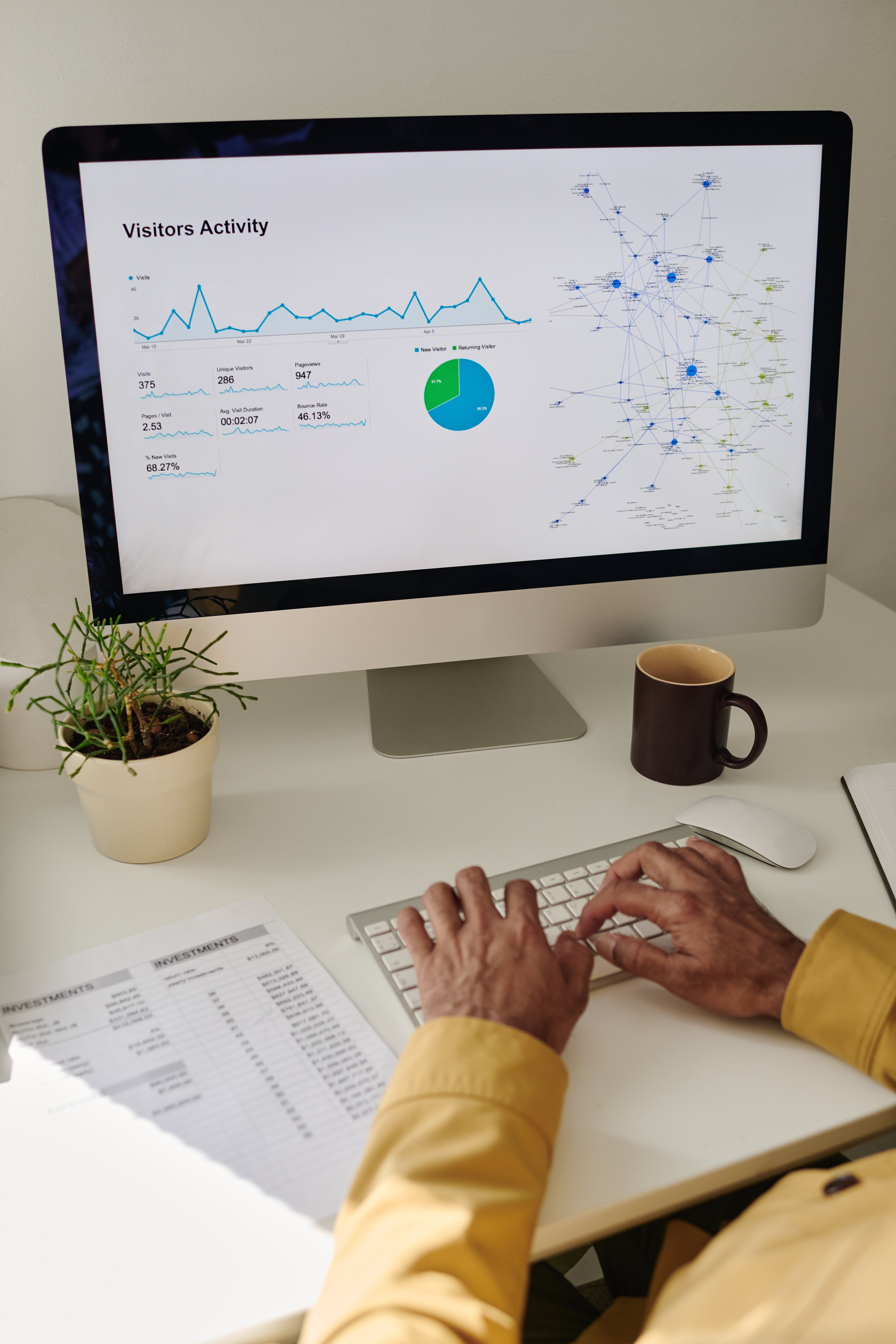 monitoring-data-analytics-on-a-desktop-screen-2026-01-09-00-53-05-utc