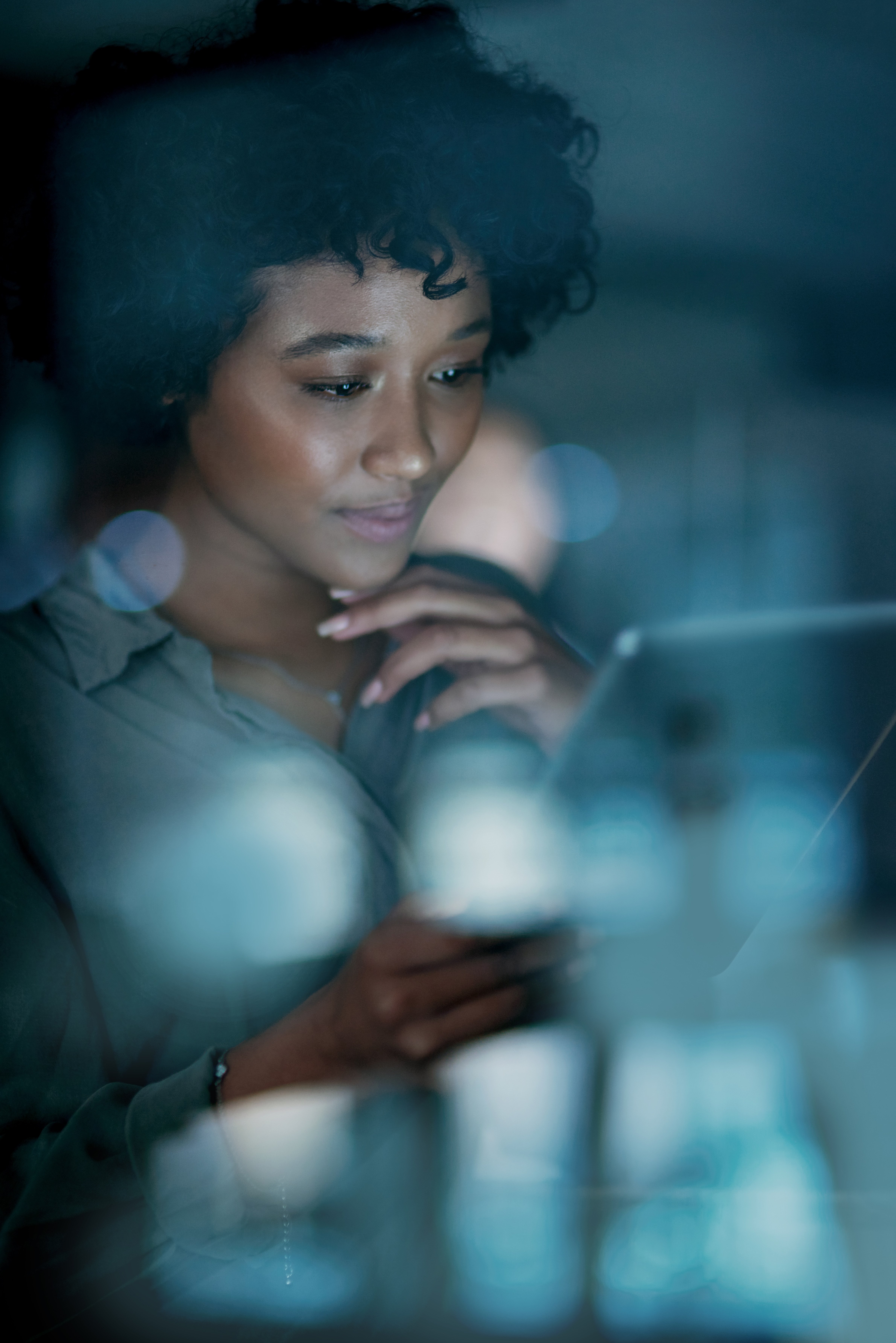 shot-of-a-young-businesswoman-using-a-digital-tabl-2025-04-06-07-03-28-utc